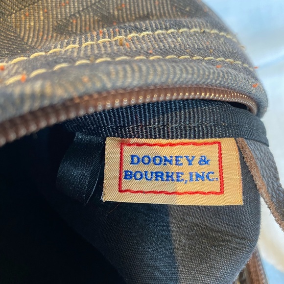 Dooney & Bourke Brown Shoulder Bag with Leather Strap - Picture 6 of 8